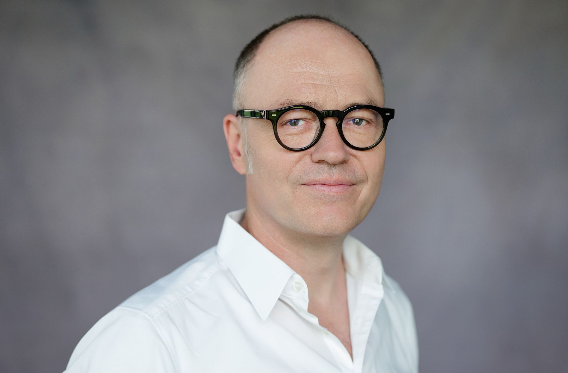 Dr. Stefan Barth Dr. Stefan Barth