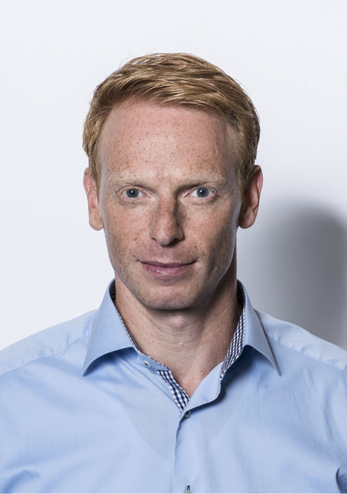 DR. MAXIM SCHNJAKIN DR. MAXIM SCHNJAKIN